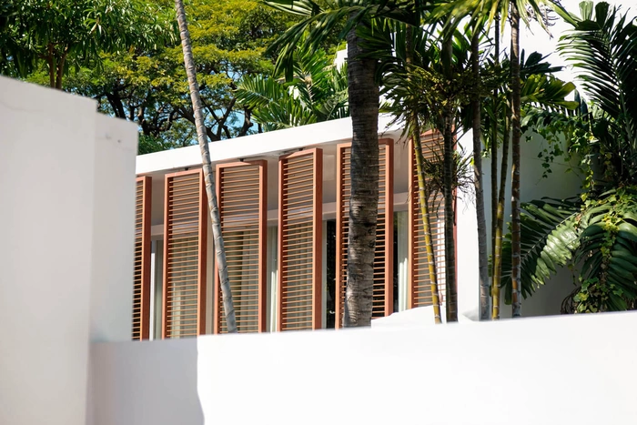 Gold Coast architectural design showcasing coastal materials and natural light