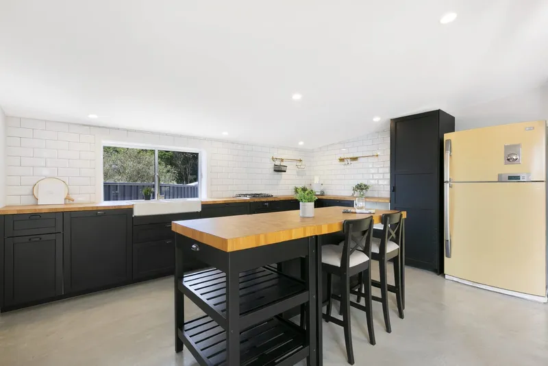 Tallebudgera Workers Cottage - Interior living spaces enhanced for contemporary family life while maintaining character