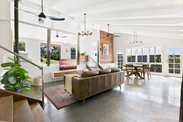 Traditional heritage detailing and timber craftsmanship at Tallebudgera Workers Cottage