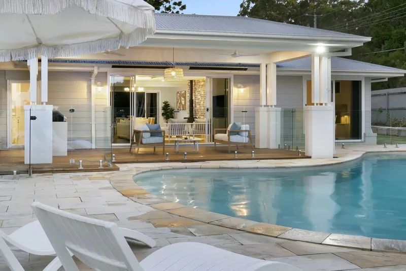 Tallebudgera Homestead - Extended roofline creating deep protected pavilion overlooking hinterland