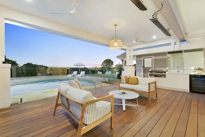 Tallebudgera Homestead - Pool and outdoor entertaining area with tranquil valley views