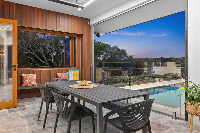 The Causeway House - Pool deck as natural extension of living space